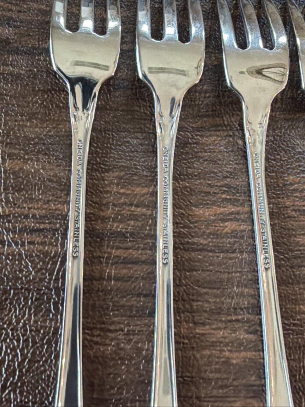 Set of 9 Oneida Community Chatelaine Stainless Seafood Cocktail Oyster Forks 6" - Picture 8 of 10